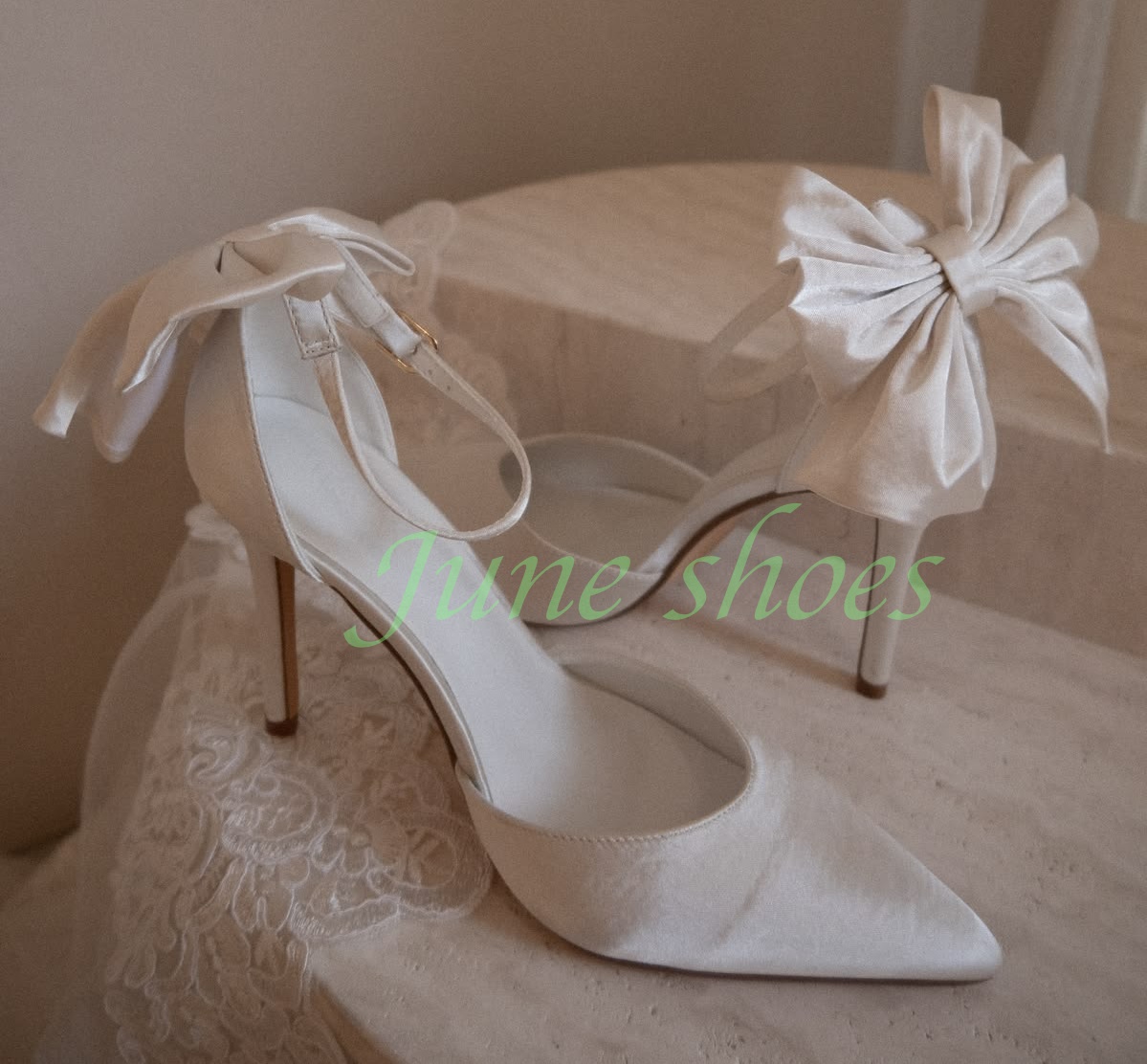 Women Ivory Satin Pointed Toe  - огляд і ціна Slingback Heel Formal